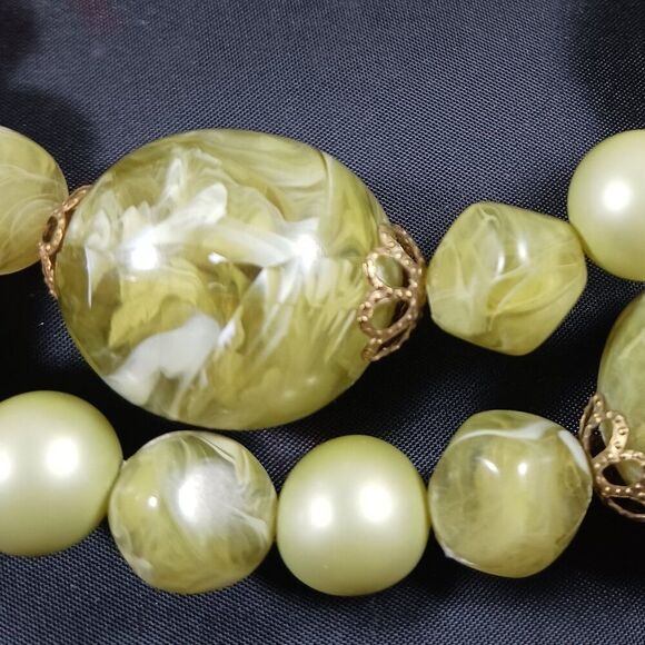 Vintage Y2K Green Lucite Gold Tone Chunky Statement Choker Necklace - Picture 6 of 11